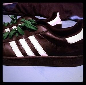 Adidas shell toe size 11 1/2